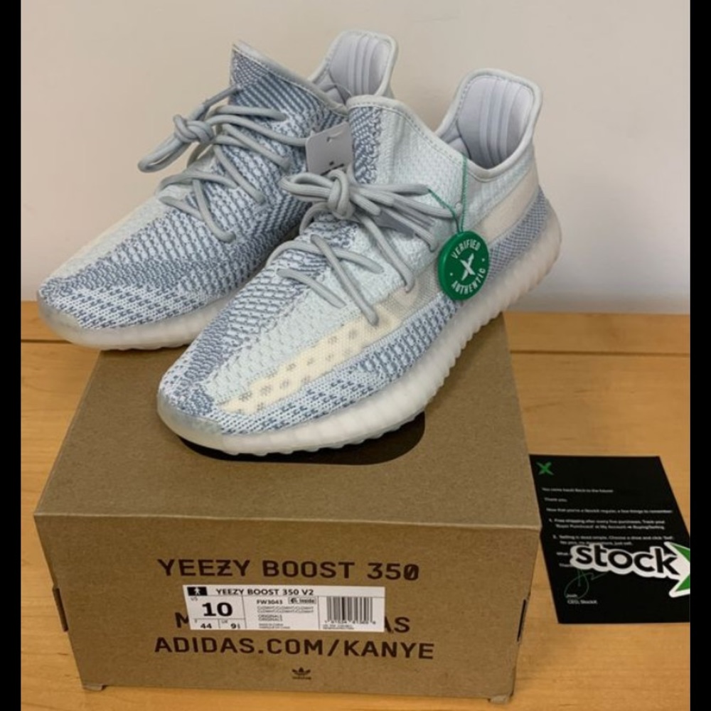 Yeezy 350 v2 cloud white